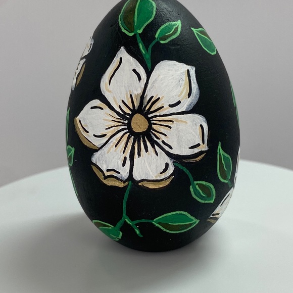 Handpainted Wooden Egg Decor Gift - Magnolia Blossom - Picture 3 of 5